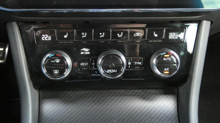 Škoda Superb Combi 2.0 TDI DSG Sportline na operativní leasing