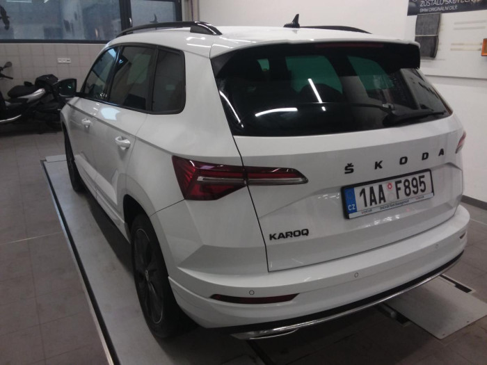 Škoda Karoq 1,5 TSI Sportline DSG na operativní leasing