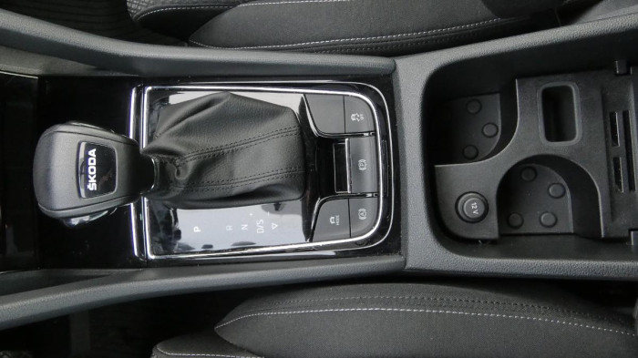 Škoda Karoq 1,5 TSI DSG Style na operativní leasing