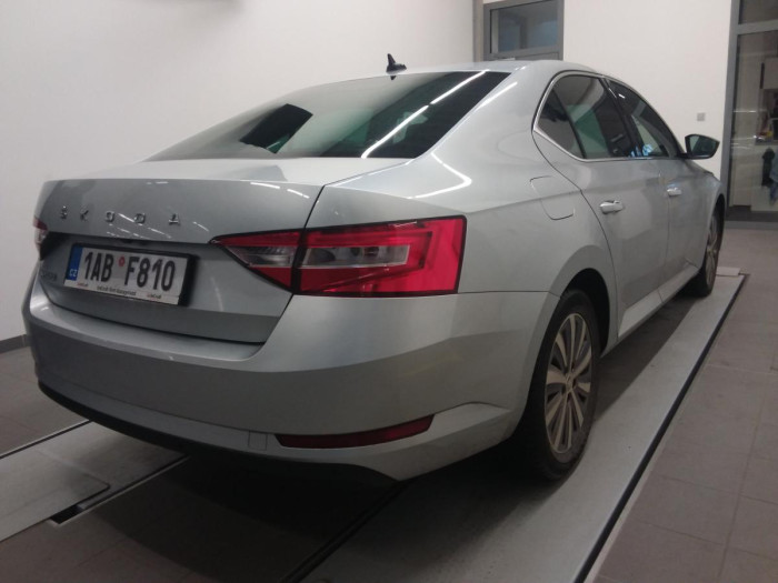 Škoda Superb 2,0 TDI DSG Style na operativní leasing