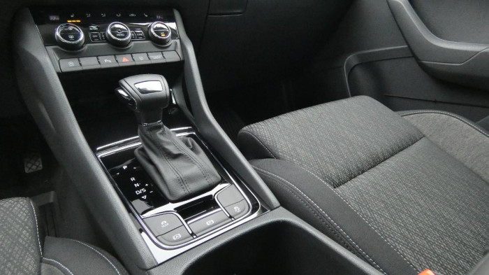 Škoda Karoq 1,5 TSI DSG Style na operativní leasing