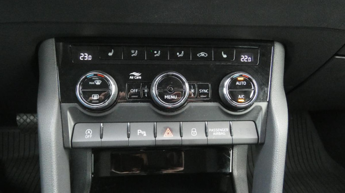 Škoda Karoq 1,5 TSI DSG Style na operativní leasing