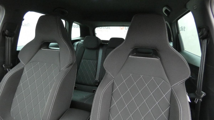 Škoda Karoq 1,5 TSI Sportline DSG na operativní leasing