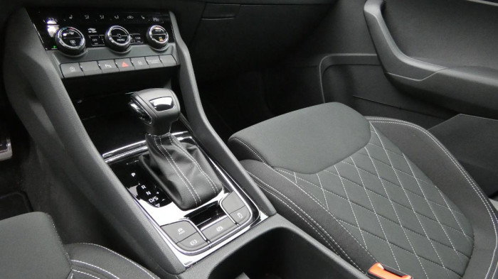 Škoda Karoq 1,5 TSI Sportline DSG na operativní leasing