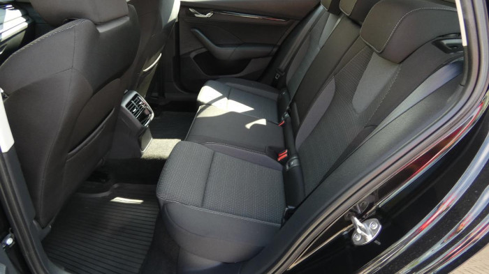 Škoda Superb Combi 2.0 TDI DSG Sportline na operativní leasing