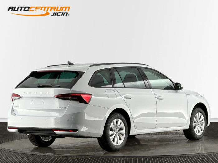 Škoda Octavia Selection 1,5 TSI Hybrid 110 kW DSG na operativní leasing