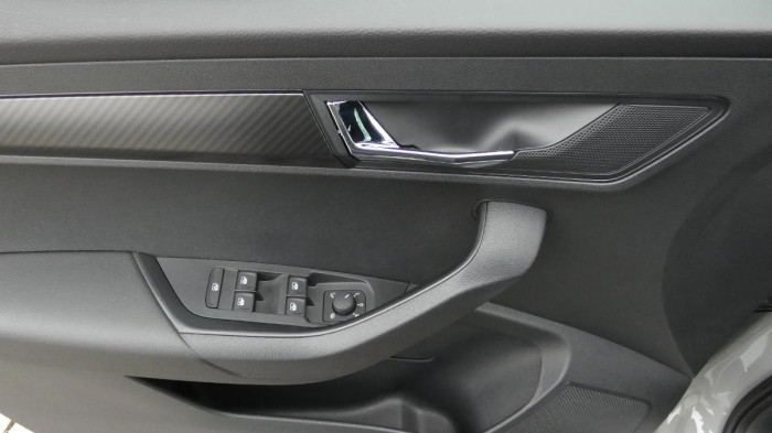 Škoda Karoq 1,5 TSI Sportline DSG na operativní leasing