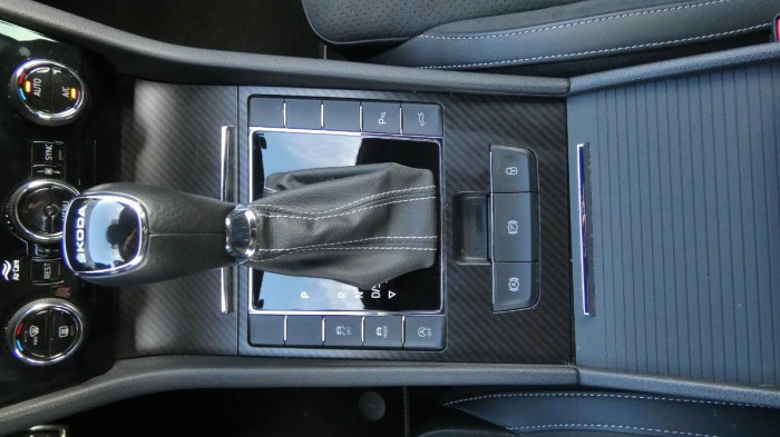 Škoda Superb Combi 2.0 TDI DSG Sportline na operativní leasing