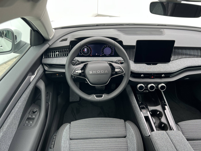 Škoda Superb Combi Selection 7DSG 2,0TDI / 110kW na operativní leasing