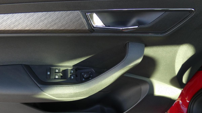 Škoda Karoq 1,5 TSI DSG Style na operativní leasing