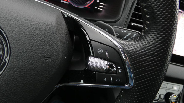 Škoda Karoq 1,5 TSI Sportline DSG na operativní leasing