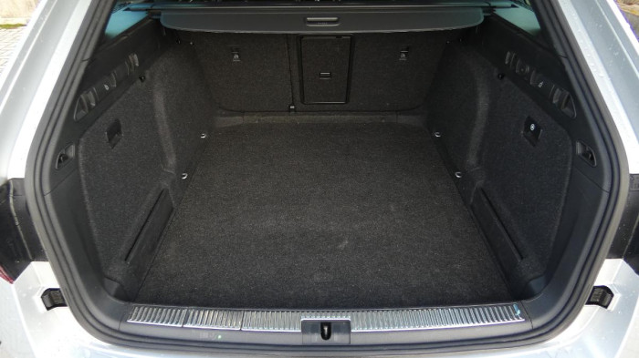 Škoda Superb Combi 2.0 TDI DSG Sportline na operativní leasing