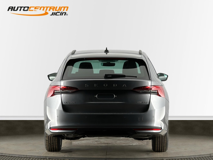 Škoda Octavia 130 let 1,5 TSI Hybrid 110 kW DSG na operativní leasing