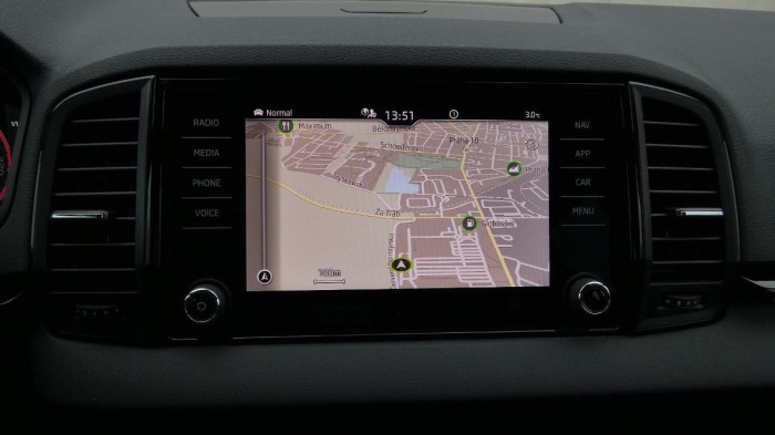 Škoda Karoq 1,5 TSI Sportline DSG na operativní leasing