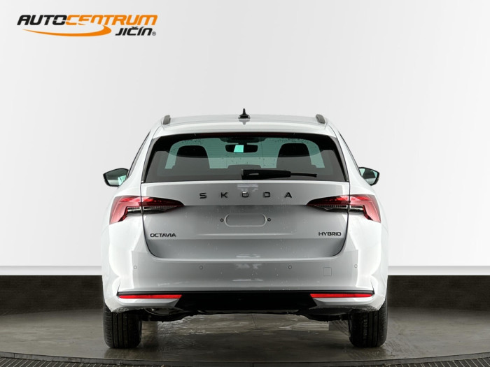 Škoda Octavia Selection 1,5 TSI Hybrid 110 kW DSG na operativní leasing