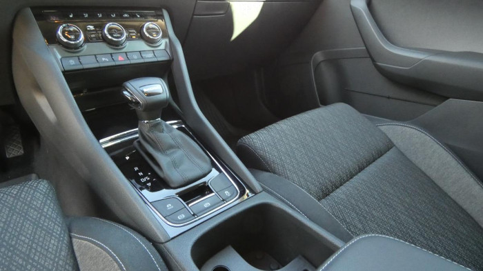 Škoda Karoq 1,5 TSI DSG Style na operativní leasing