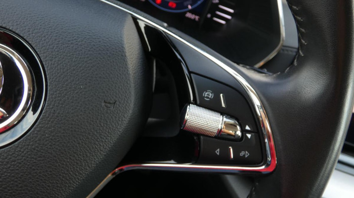 Škoda Superb Combi 2.0 TDI DSG Sportline na operativní leasing