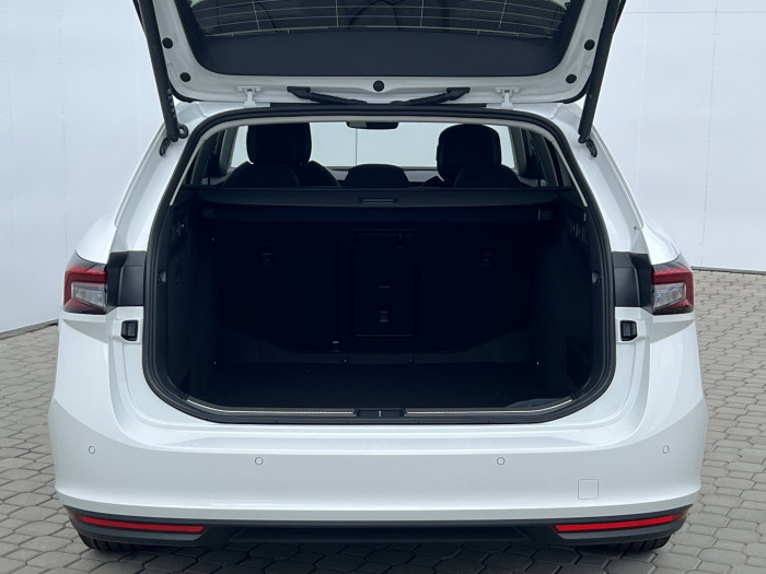 Škoda Superb Combi Selection 7DSG 2,0TDI / 110kW na operativní leasing