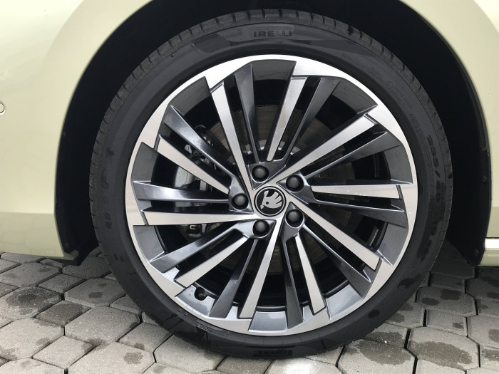 Škoda Superb Combi L&K 6DSG 1,5TSI / 150kW na operativní leasing