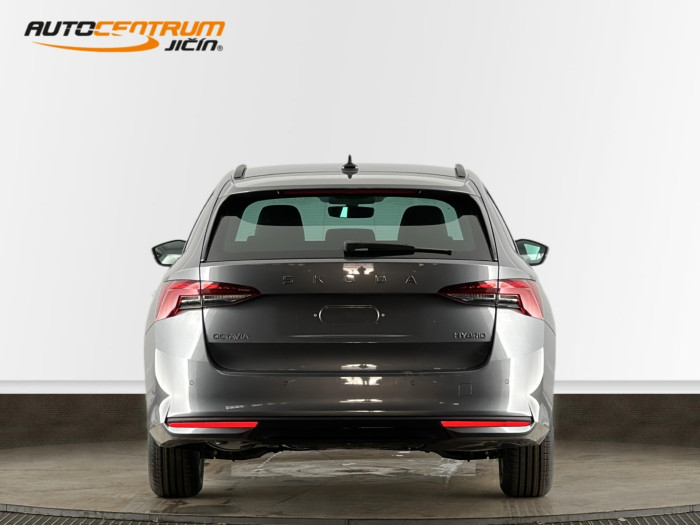 Škoda Octavia Selection 1,5 TSI Hybrid 110 kW DSG na operativní leasing