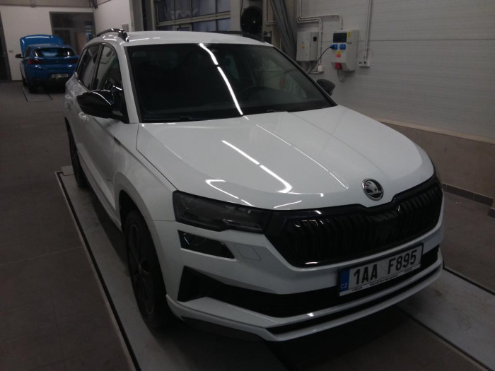 Škoda Karoq 1,5 TSI Sportline DSG na operativní leasing